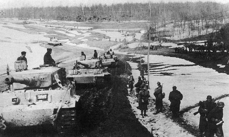 Немецкие танки и САУ у Мемеля. Декабрь 1944 г.