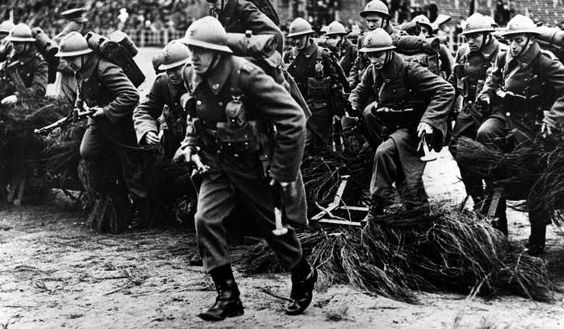 Бельгийские солдаты на фронте. Май 1940 г. 