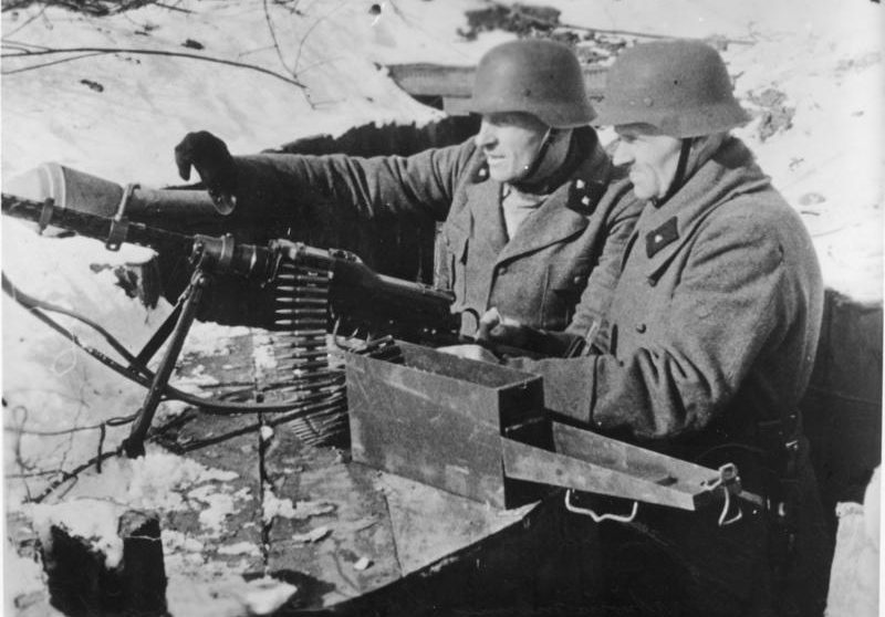 Фольксштурм в обороне Одера. Февраль 1945 г. 