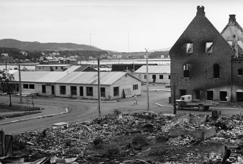 Вид на город Намсус, разрушенный бомбардировкой немецкой авиации. 1940 г. 