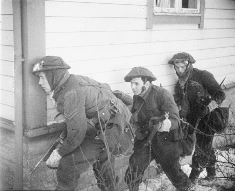 Британские коммандос во время диверсионной операции «Стрельба из лука». Декабрь 1941 г. 