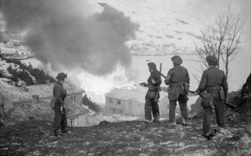 Британские коммандос во время диверсионной операции «Стрельба из лука». Декабрь 1941 г. 