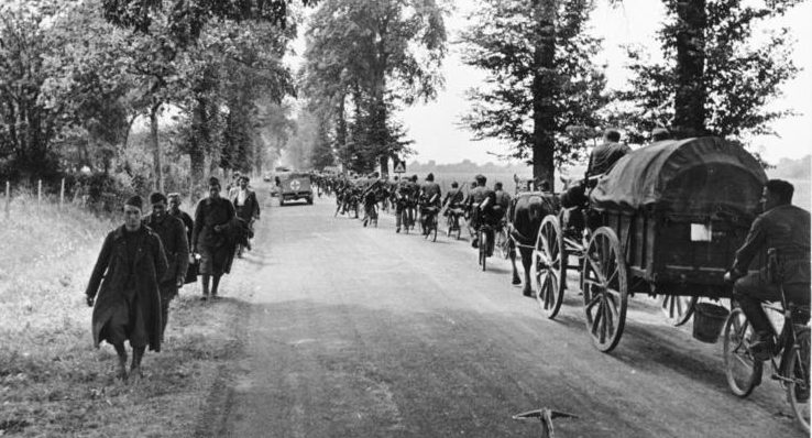 Колонны Вермахта на дорогах в Бельгии. 1940 г. 