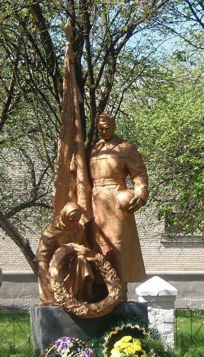 с. Сигнаевка Шполянского р-на. Памятник воинам-односельчанам.