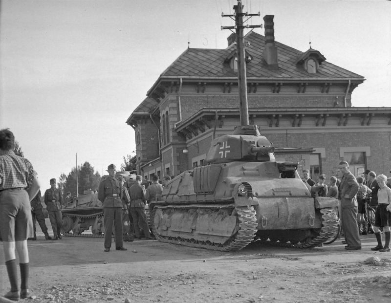 Французские трофейные танки Вермахта в Лиллехаммере. 1942 г. 