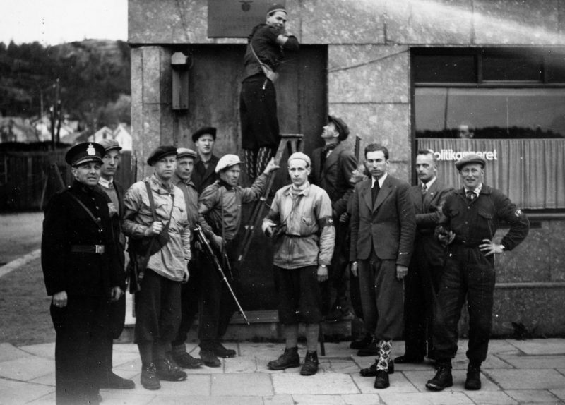Члены Сопротивления в Сандефьорде. Май 1945 г.