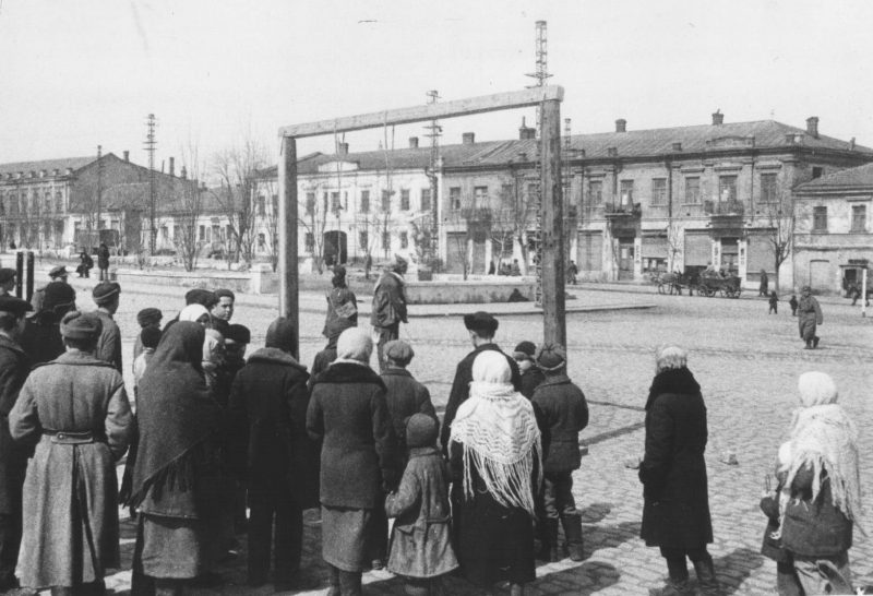 Казнь немецких пособников, осужденных на Краснодарском процессе, 18 июля 1943 года.