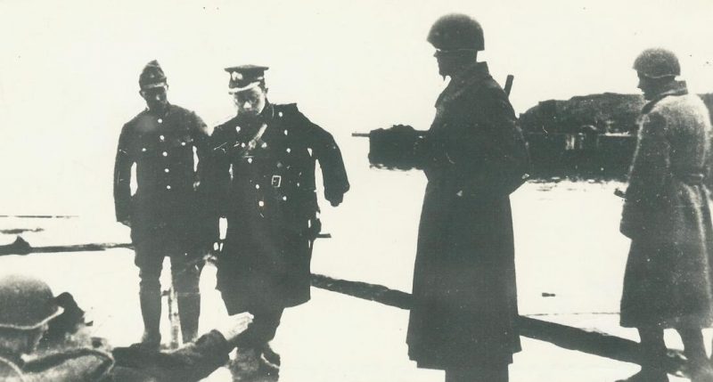 Генерал-лейтенант Цуцуми Фусаки, прибыл для переговоров о капитуляции.