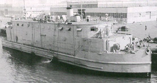 Плавучая мастерская USS типа YR.