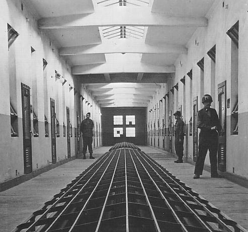 Тюрьма Сугамо, где содержались обвиняемые во время процесса. 1946 г. 