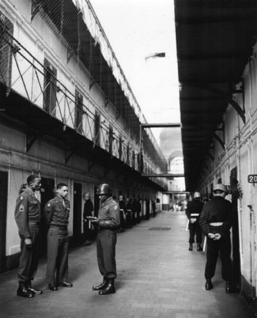 Тюрьма, в которой содержались подозреваемые Нюрнбергского процесса. 1945 г.