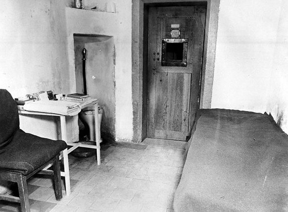 Камеры в тюрьме Нюрнберга. 1945 г.