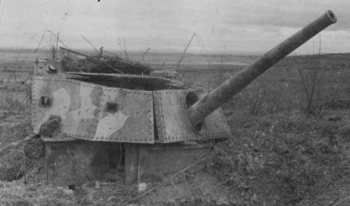 Уничтоженная японская 150-мм бронебашенная установка в Хутоусском укрепленном районе. Август 1945 г.