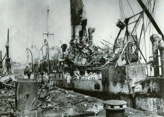 Последствия взрыва в Бомбее. 14 апреля 1944 г.