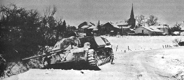 Брошенный немецкий Jagdpanzer IV в Шерене, Бельгия. Январь 1945 г.