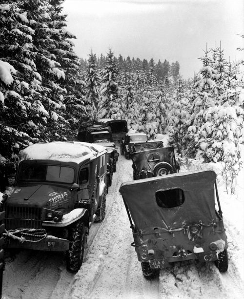 87-я пехотная дивизия США в лесах Валлерода, Бельгия. Январь 1945 г.