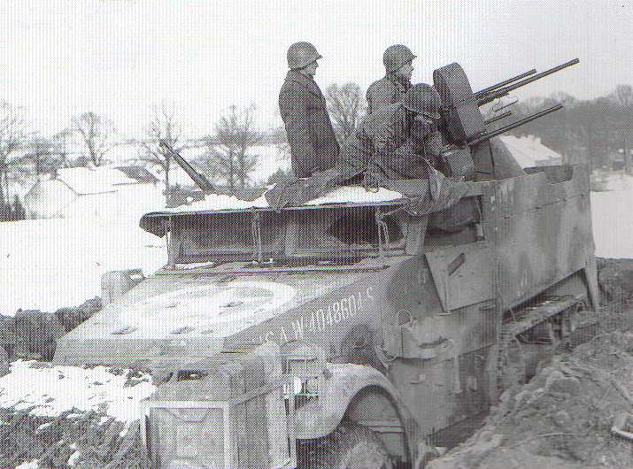 M16 MGMC 447-го батальона AAA близ Невшато, Бельгия. Январь 1945 г.