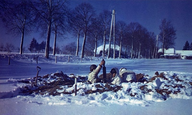 Минометная огневая точка недалеко от Сент-Вит, Бельгия. Январь 1945 г.