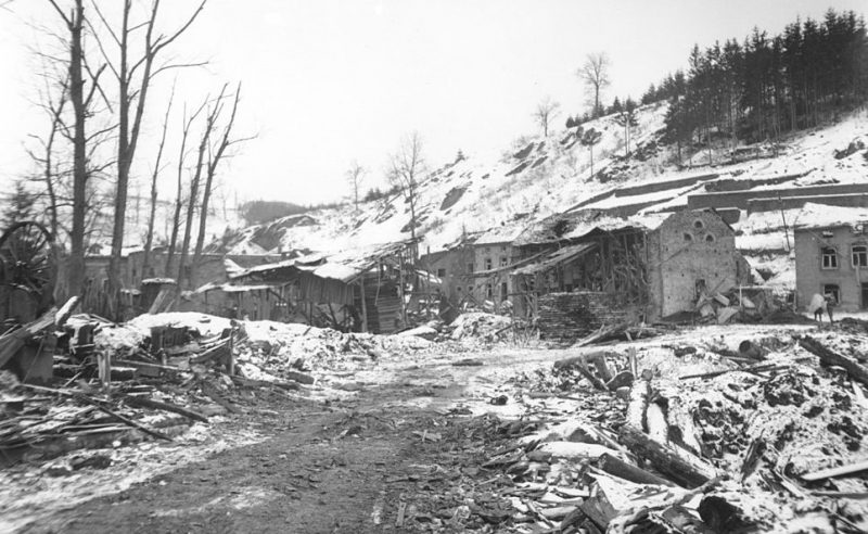 Разрушения в городе Уффализ, Бельгия. Январь 1945 г.