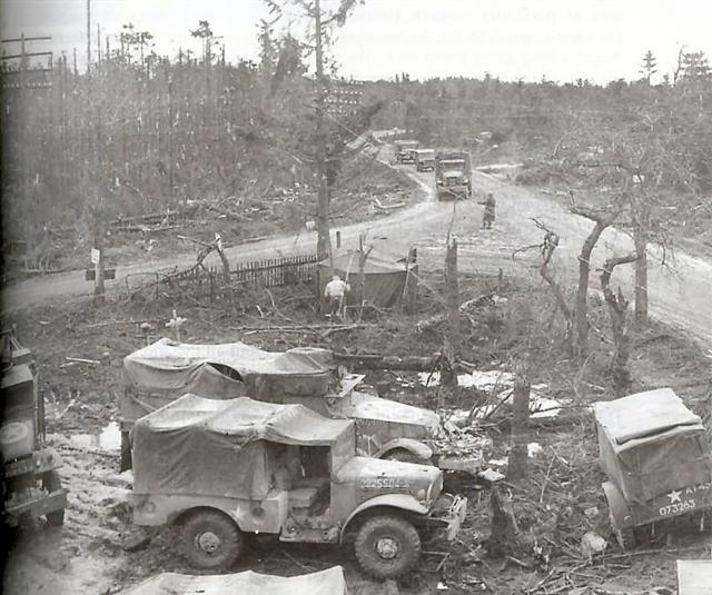 Американские войска на перекрестке в Валершайде, Январь 1945 г.
