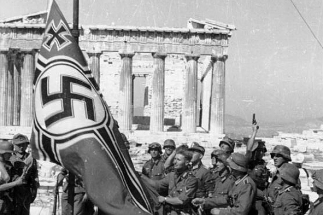Нацисты в Афинах.