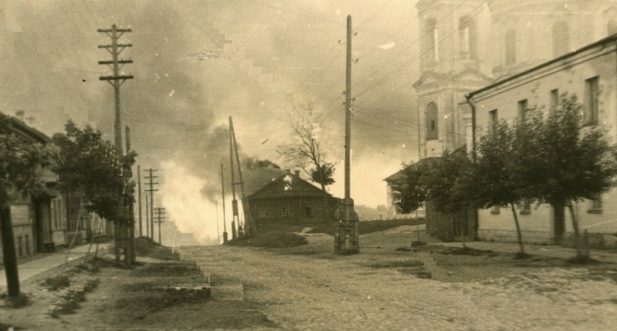 Первая бомбежка города. 2 июля 1941 г. 
