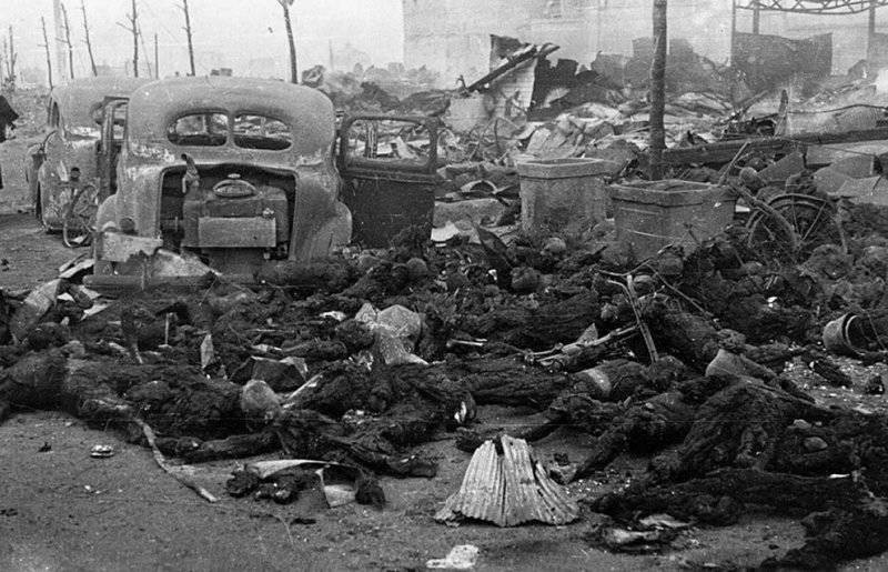 Жертвы бомбардировки Хиросимы. 