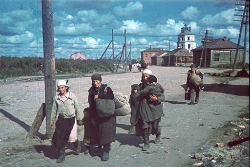 Город в оккупации. 1942 г. 
