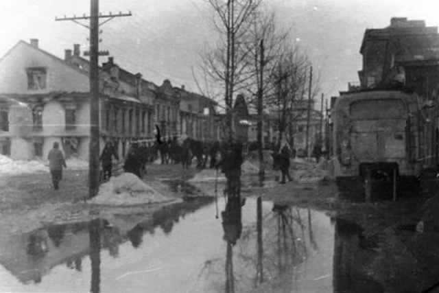 Город в оккупации. 1942 г. 