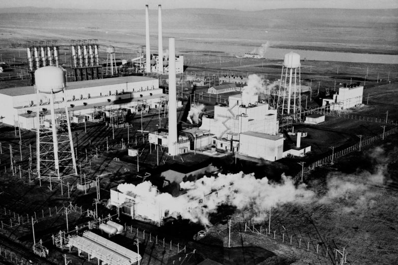 Общий вид реактора «В» в Хэнфорде. 1944 г.