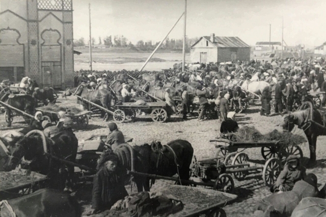 Городской рынок. 1942 г.