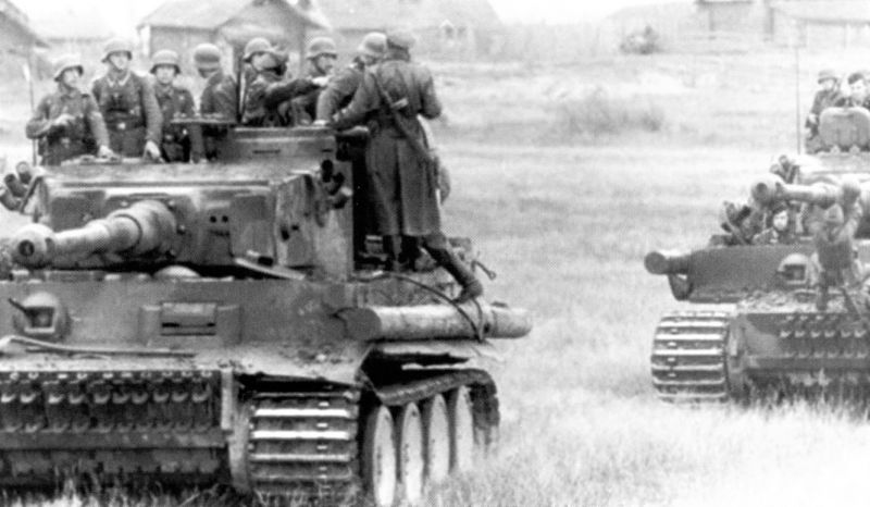 Немецкие танки «Тигр» 505-го тяжелого танкового батальона в районе города Великие Луки. 1943 г.