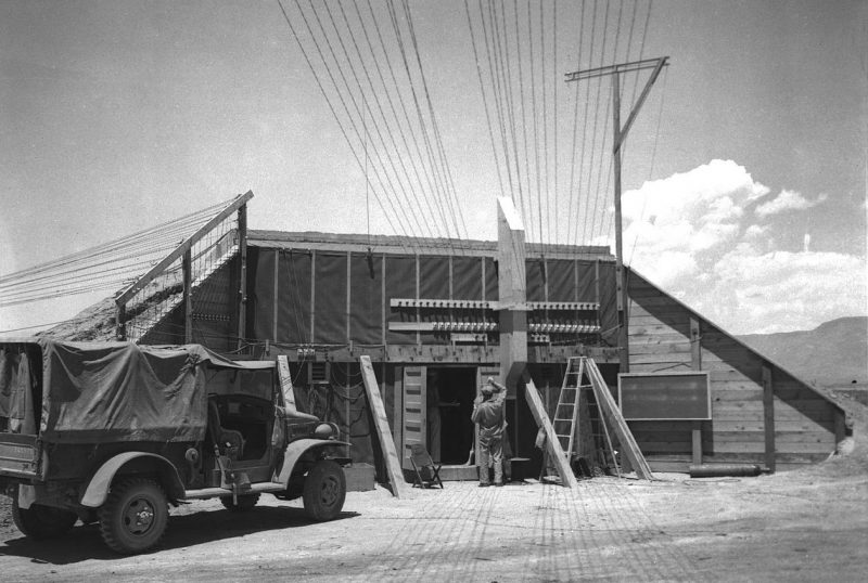 Лагерь испытателей атомной бомбы на полигоне Аламогордо.1945 г.