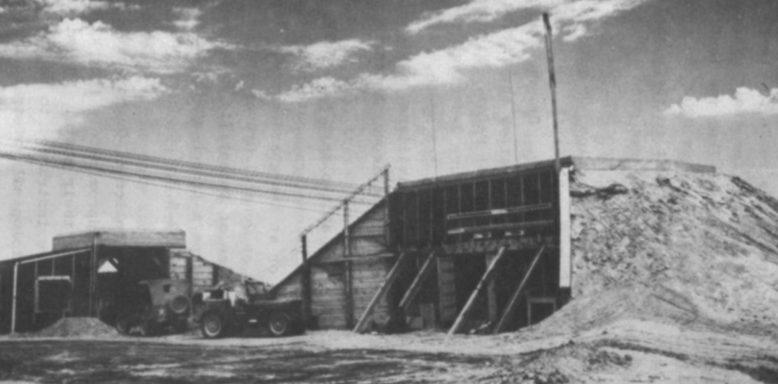 Бункеры для наблюдения за атомным взрывом на полигоне Аламогордо. Июль 1945 г.