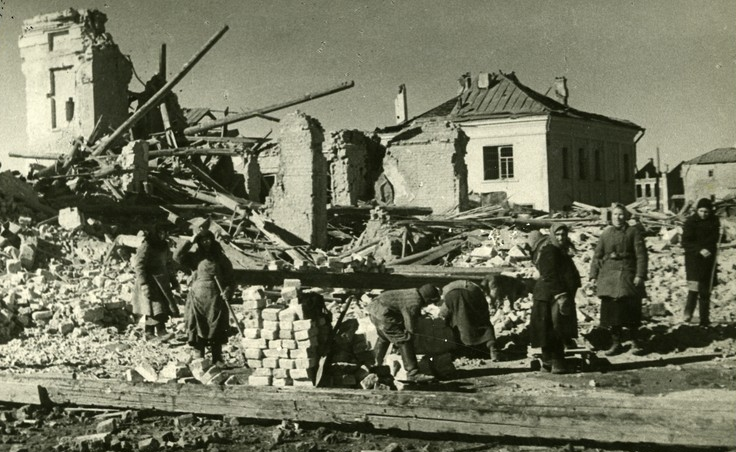 Расчистка завалов. 1943 г.