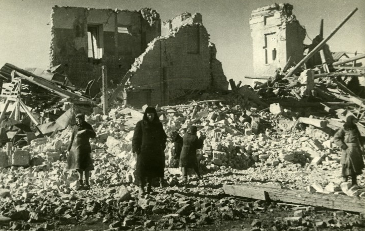 Расчистка завалов. 1943 г.