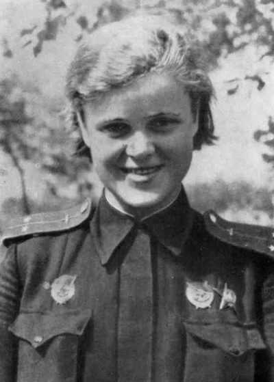 Штурман Женя Руднева. 1943 г.