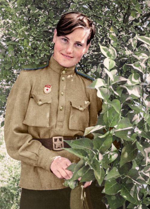 Адъютант эскадрильи 46-го гвардейского бомбардировочного ночного авиаполка Мария Ольховская. Кубань,1943 г.