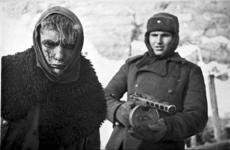Немцы, плененные в ходе Сталинградской битвы. 1943 г.