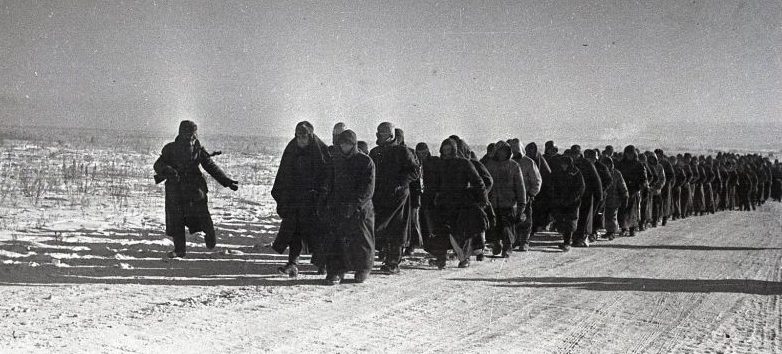 Немцы, плененные в ходе Сталинградской битвы. 1943 г.
