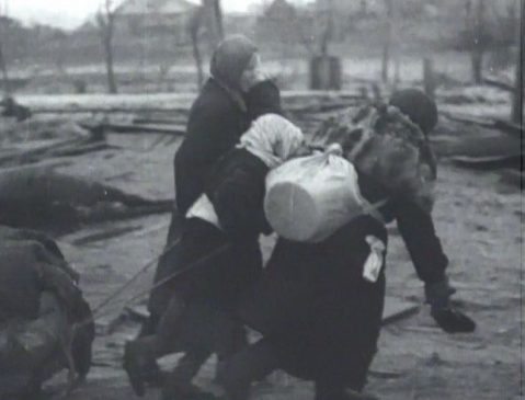 Возвращение беженцев. Март 1943 г.