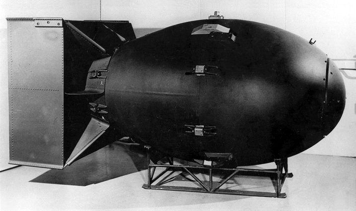 Макет бомбы «Толстяк», сброшенной на Нагасаки 9 августа 1945 года. 