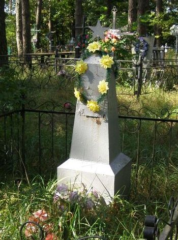 с. Соколовка Козелецкого р-на. Могилы неизвестных воинов, погибших при обороне села в 1941 году.