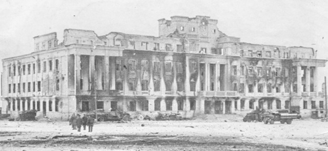 Дом Советов после освобождения. 1943 г.