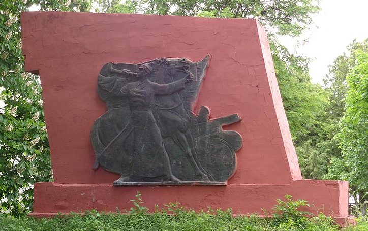 с. Чемер Козелецкого р-на. Памятный знак 512 погибшим воинам-односельчанам, установленный в 1974 году. 