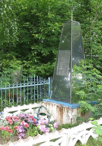 с. Великая Дочь Борзнянского р-на. Братская могила воинов, погибших при освобождении села.