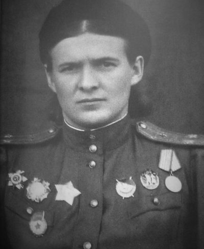 Командир 46-го гвардейского Таманского ночного бомбардировочного авиационного полка подполковник Евдокия Бершанская. 1945 г.