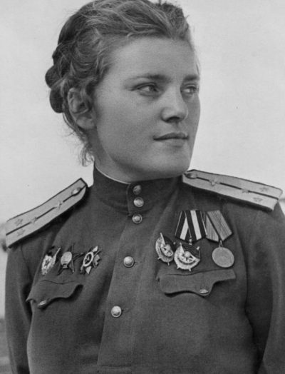 Герой Советского Союза - Парфёнова Зоя – заместитель командира эскадрильи 46-го авиаполка.1944 г.