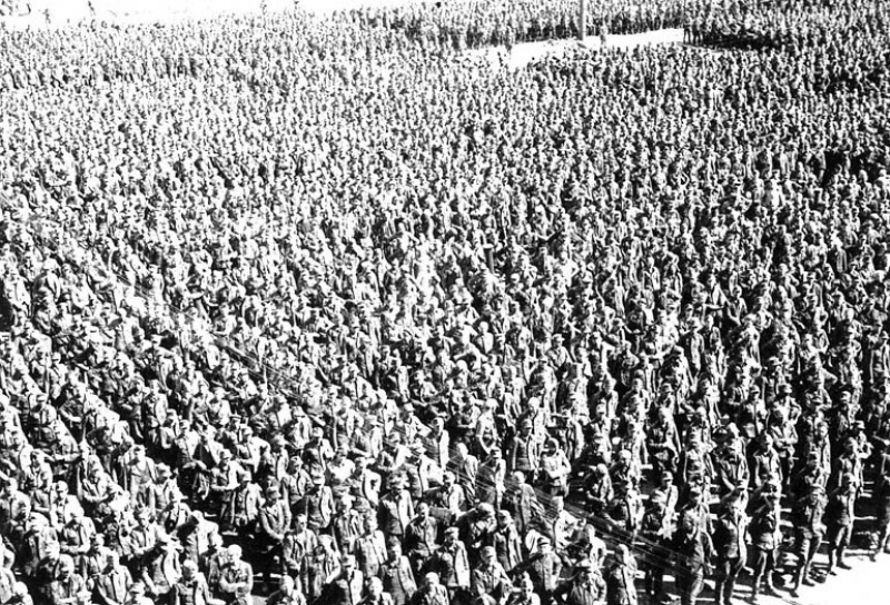 Пленные гитлеровцы на Ходынском поле. Москва, 1944 г. 