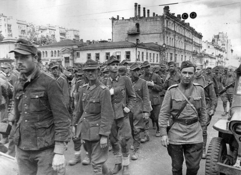 Марш пленных немцев в Киеве. 1944 г. 